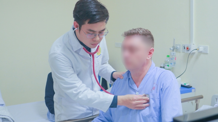 Từ ca ngừng tim khi chơi pickleball, bác sĩ tim mạch cảnh báo