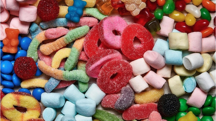 Nguy cơ ẩn sau những thực phẩm nhiều màu sắc