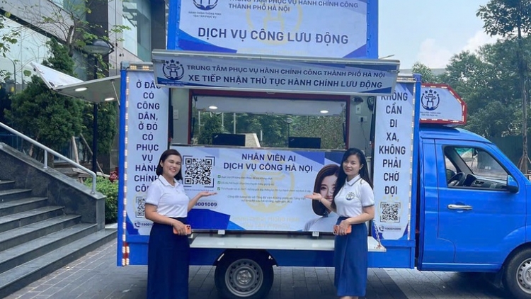 Hà Nội hỗ trợ người yếu thế thực hiện thủ tục hành chính