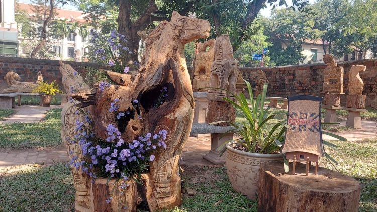 Đặc sắc trưng bày "Ngựa về phố"