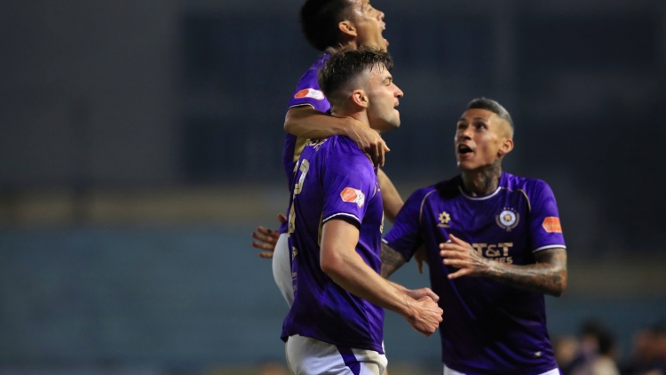 Đánh bại Hải Phòng, Hà Nội FC vươn lên nhóm đầu 