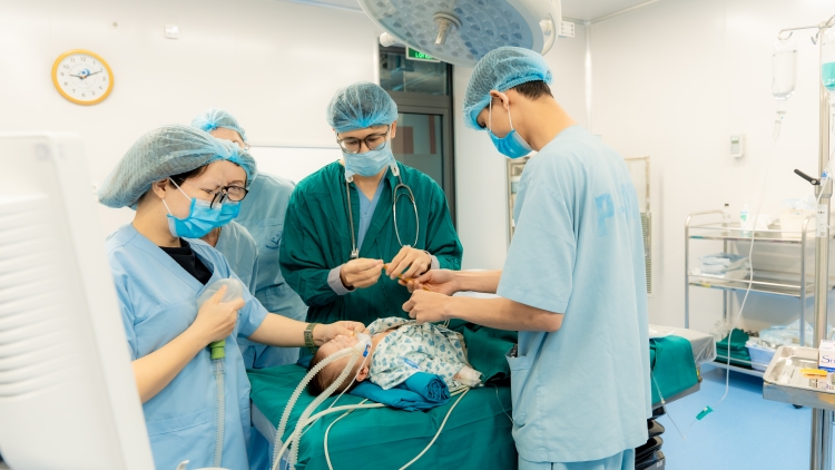 Cơ hội phẫu thuật cho trẻ dị tật bẩm sinh với chuyên gia nước ngoài