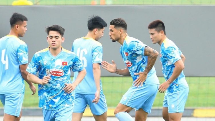 Làn gió mới Son-Hên thúc đẩy tính cạnh tranh ở đội tuyển Việt Nam