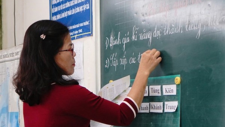 Không giới hạn độ tuổi nhà giáo hợp đồng toàn thời gian sau khi nghỉ hưu        