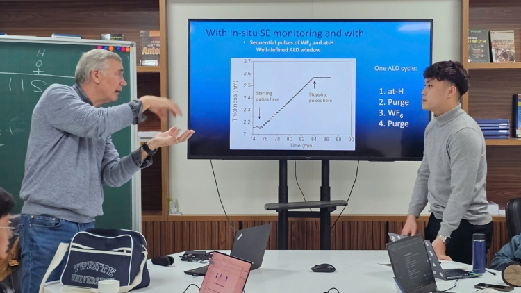 Đại học bắt tay doanh nghiệp công nghệ hàng đầu thế giới đào tạo ngành bán dẫn 