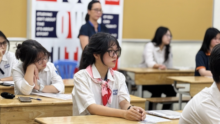 Khảo sát lớp 12 Hà Nội: Học sinh chọn môn tự nhiên giảm mạnh