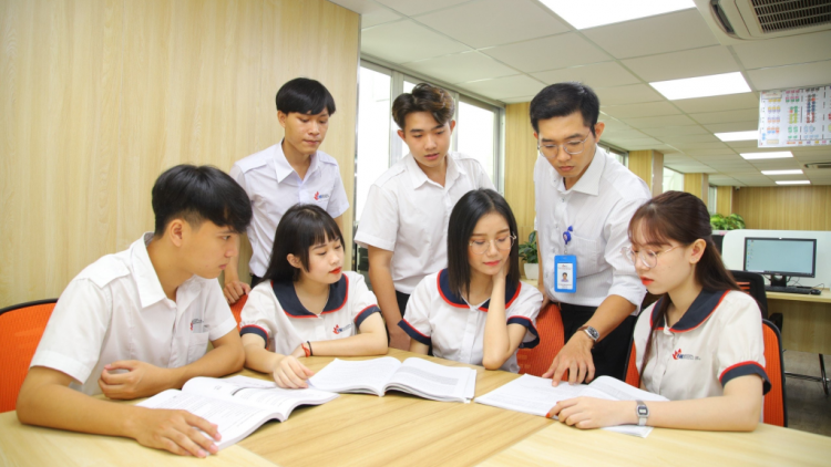 Bắt buộc hiệu trưởng, hiệu phó trường đại học phải có bằng tiến sĩ