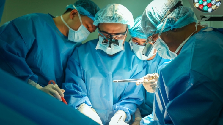 Thiếu nữ 19 tuổi người Anh hiến tạng chuyển hóa nỗi đau thành hy vọng