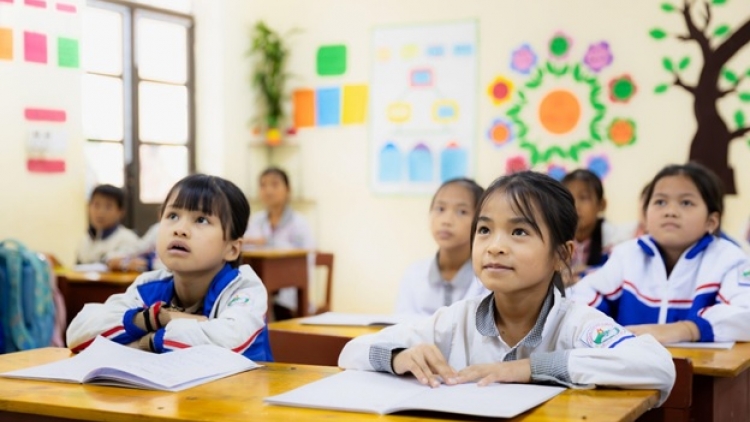 Giáo viên Việt ở nước ngoài dạy trực tuyến miễn phí cho học sinh trong nước