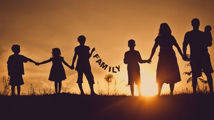 Chị em máu chảy ruột mềm