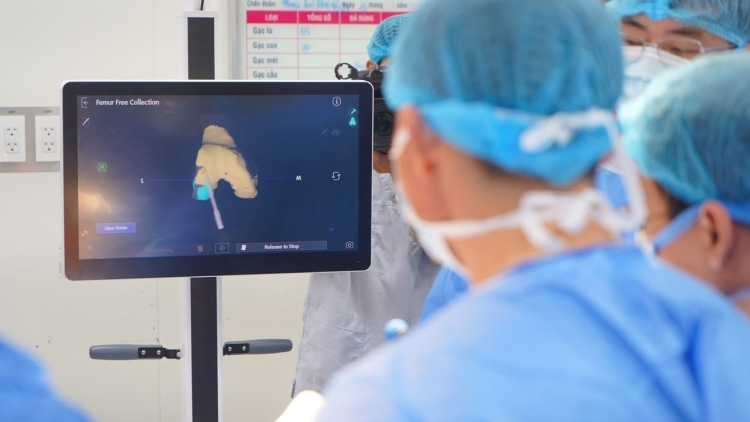 Thay khớp gối bằng robot Cori: Bước tiến mới giúp bệnh nhân phục hồi nhanh