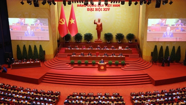 Từ “Ánh sáng soi đường” đến khát vọng phát triển đất nước