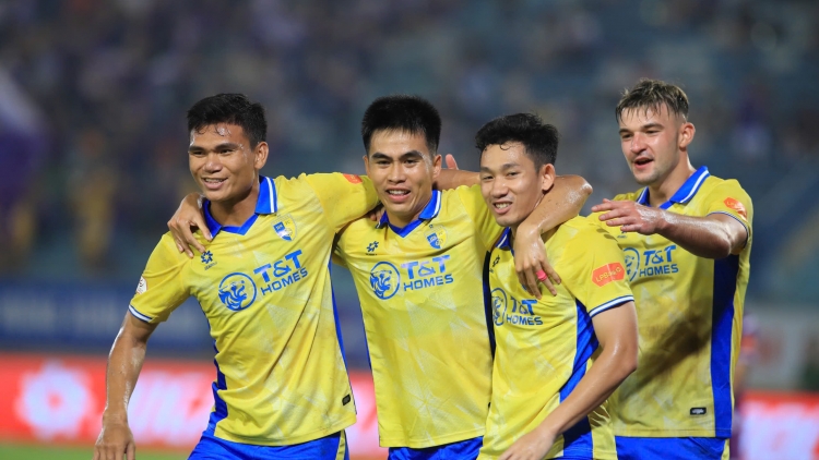 Hà Nội FC ngược dòng trước Becamex TP.HCM, tiếp tục bám đuổi tốp đầu