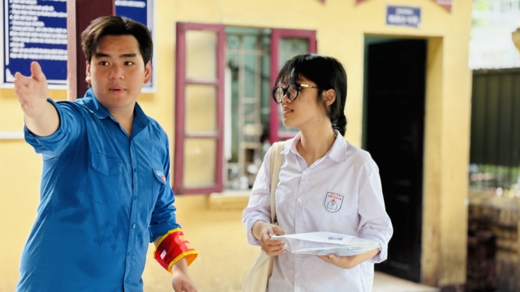 Thi vào lớp 10 Hà Nội: 5 thí sinh được hỗ trợ làm bài thi
