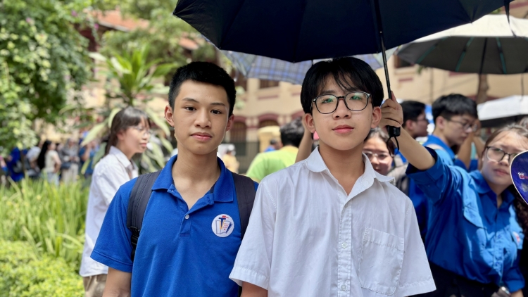 Gợi ý đáp án môn Ngữ văn thi lớp 10 Hà Nội