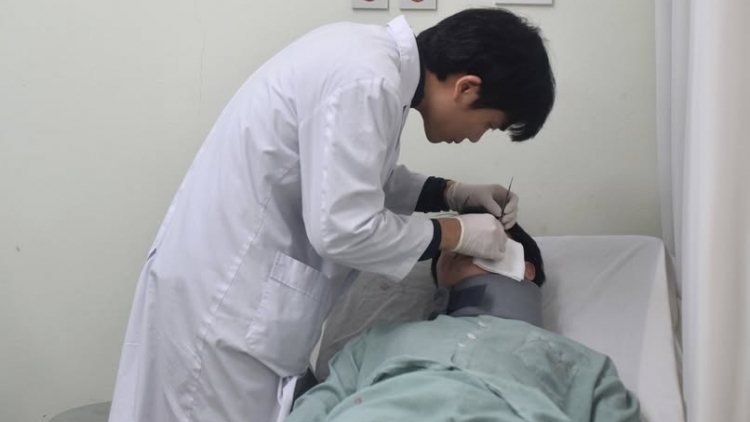 Cảnh báo biến chứng muộn từ trào lưu tiêm filler 