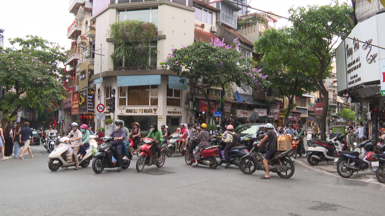 Băn khoăn hạ tầng sạc xe điện vùng phát thải thấp