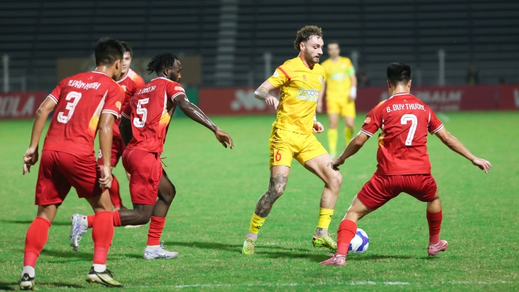 PVF-CAND chiếm ưu thế trong cuộc đua trụ lại V.League