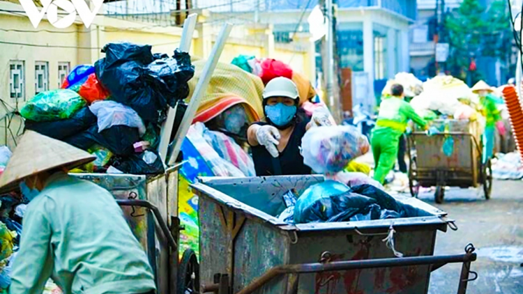 Rác thải rắn sinh hoạt gia tăng: Áp lực cho môi trường đô thị