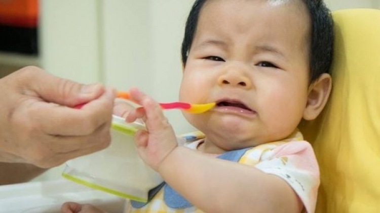 Đừng biến bữa ăn của trẻ thành “cuộc chiến”