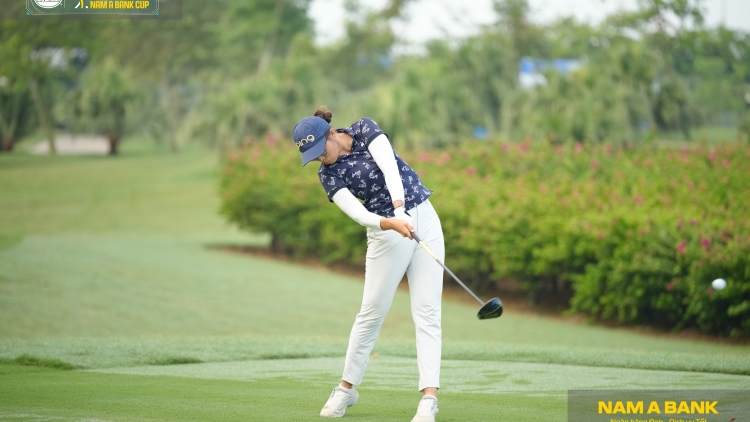 Hoàng Anh dẫn đầu bảng nữ sau ngày khai màn AJGA IPS - Nam A Bank Cup 2026 