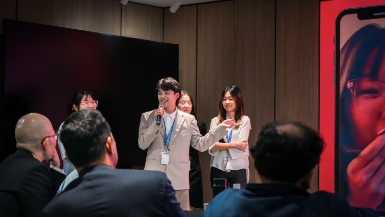 Từ TikTok đến học bổng i-SEA Fellowship - Hành trình của chàng sinh viên Gen Z 