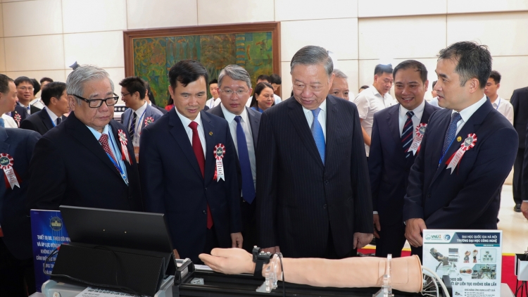 Vai trò của nhà khoa học trong mối quan hệ: Nhà nước- nhà trường và doanh nghiệp