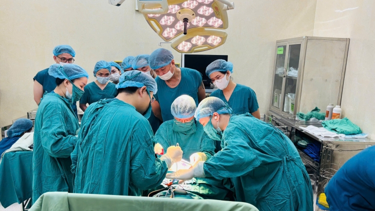 Phẫu thuật "không sẹo thành bụng" trong điều trị bệnh lý phụ khoa