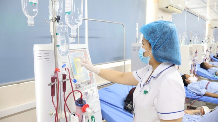 Hà Nội ưu tiên cấp cứu ngoại viện, tăng hỗ trợ thu hút nhân lực y tế