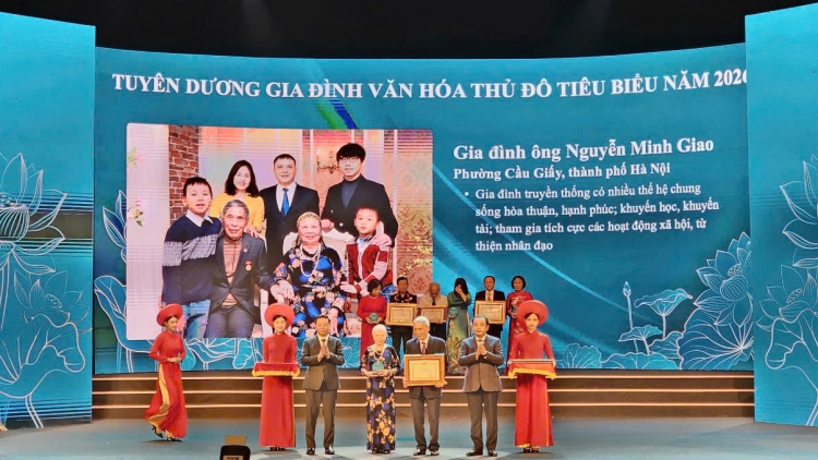 Tuyên dương 126 Gia đình văn hóa tiêu biểu Thủ đô