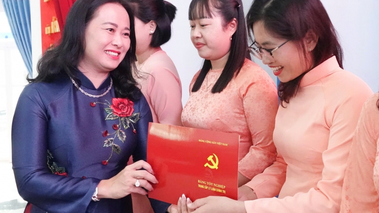 Đề xuất mới về chuẩn nghề nghiệp, xếp lương với giảng viên trường chính trị