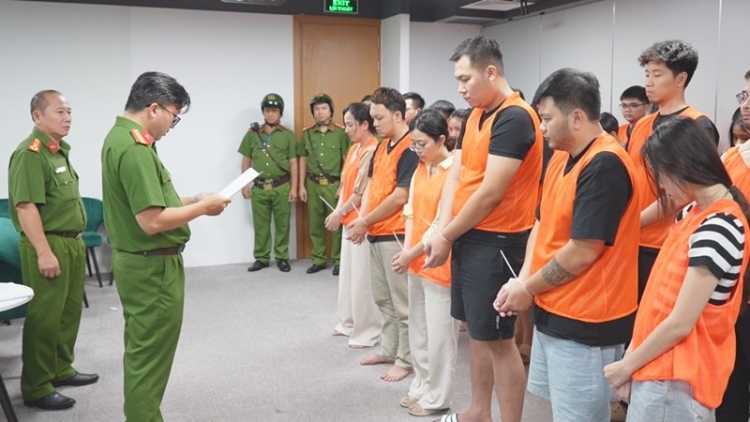 Người trẻ có học vấn lừa đảo người già, vì đâu?
