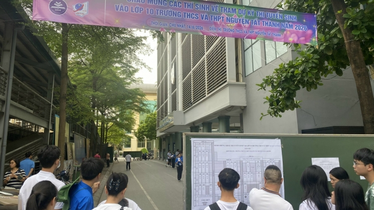 THCS và THPT Nguyễn Tất Thành đón 5.566 thí sinh dự tuyển vào lớp 10