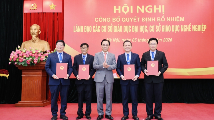 Bộ GD-ĐT công bố quyết định bổ nhiệm lãnh đạo các cơ sở giáo dục đại học 