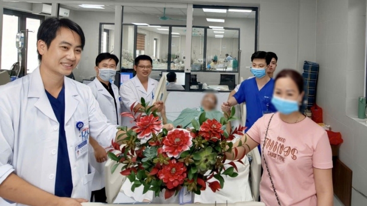 Liên tiếp cứu sống bệnh nhân ung thư nguy kịch