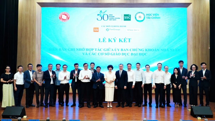 Hợp tác đào tạo nhân lực chất lượng cao cho thị trường chứng khoán