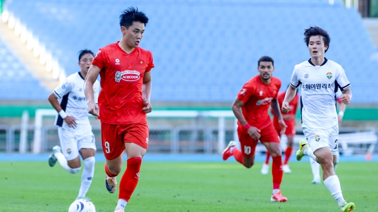 Đội tuyển Việt Nam khép lại chuyến tập huấn Hàn Quốc bằng chiến thắng trước Gangwon FC