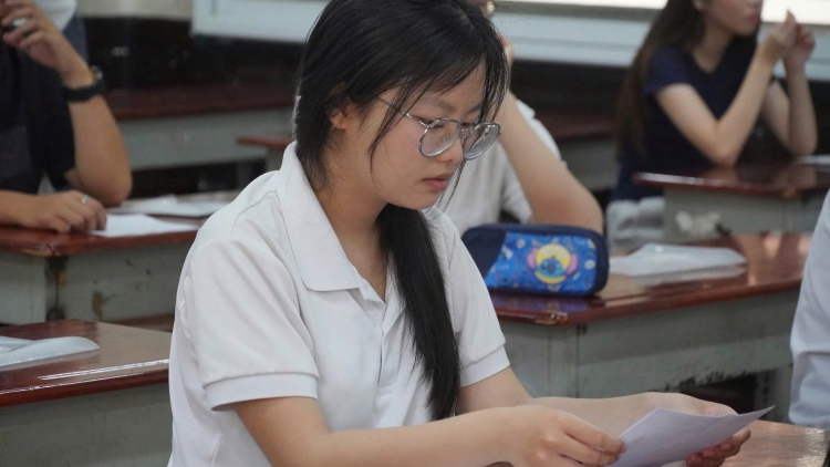 Chênh lệch điểm thi tốt nghiệp THPT và điểm học bạ lên đến hơn 3 điểm
