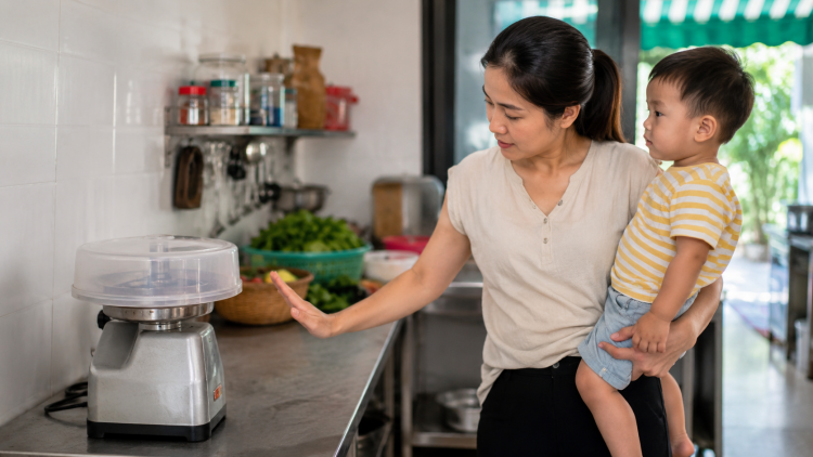 Đừng để máy móc quen thuộc trở thành mối nguy với trẻ nhỏ