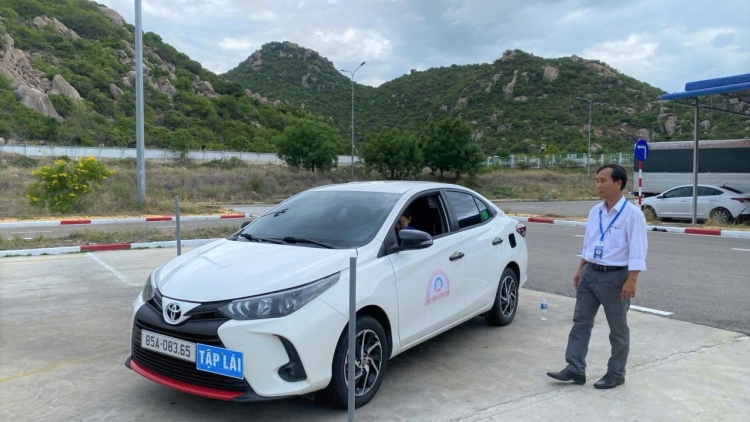 Những quy tắc an toàn khi điều khiển xe trên cao tốc