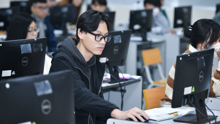 Bộ GD-ĐT hoàn thiện đề án thi tốt nghiệp THPT trên máy tính