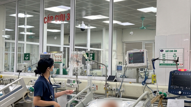 2 ngày sau ăn tiết canh lợn người đàn ông bị phù não nguy kịch