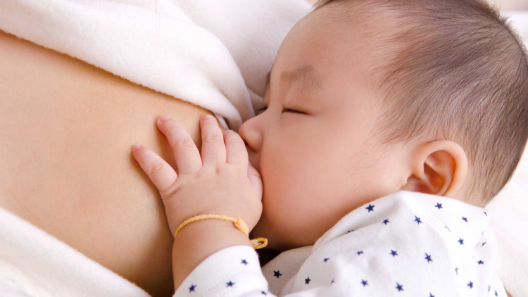 Nuôi con bằng sữa mẹ: Khởi đầu bền vững cho trẻ
