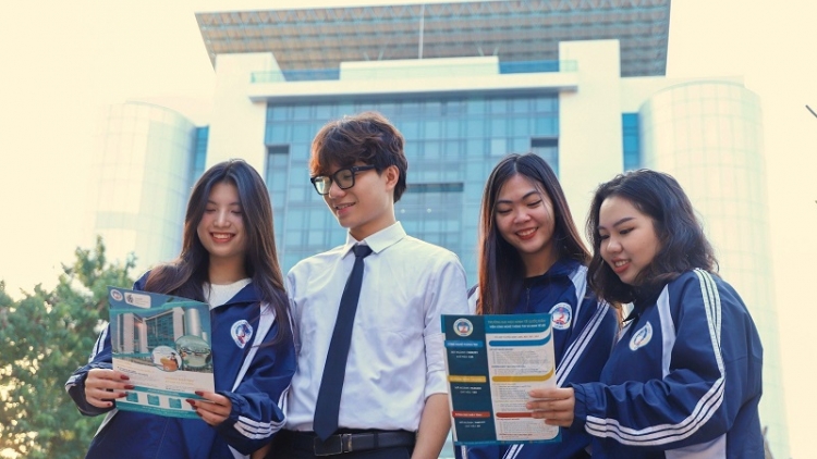 Điểm chuẩn Đại học Kinh tế quốc dân năm 2026 cao nhất 28.84
