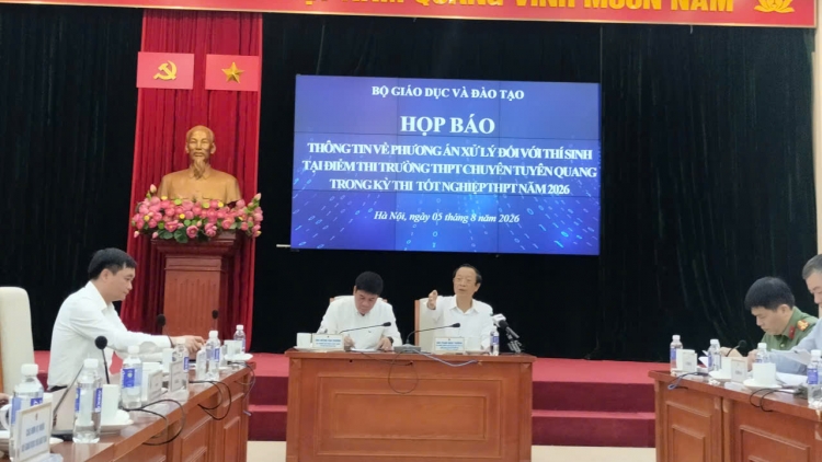 Tổ chức thi lại tất cả các môn đối với thí sinh THPT Chuyên Tuyên Quang