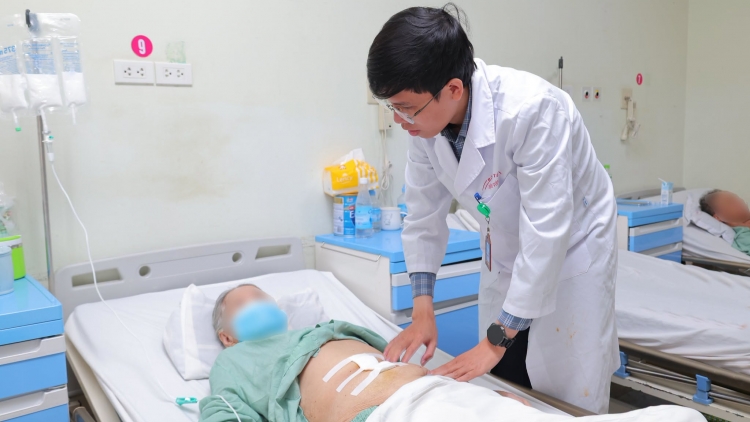 Sỏi mật ở người cao tuổi có thể gây biến chứng nguy hiểm