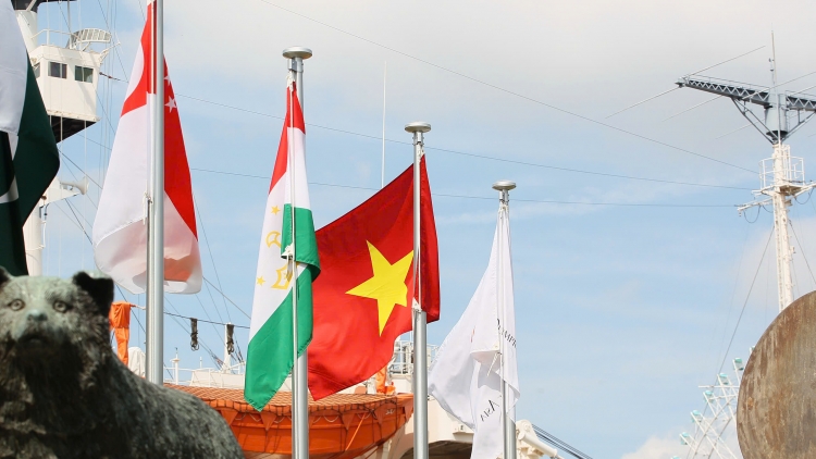 Quốc kỳ Việt Nam tung bay tại ASIAD 20