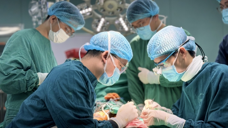 7 giờ phẫu thuật bảo tồn tối đa ngón tay cho người bệnh