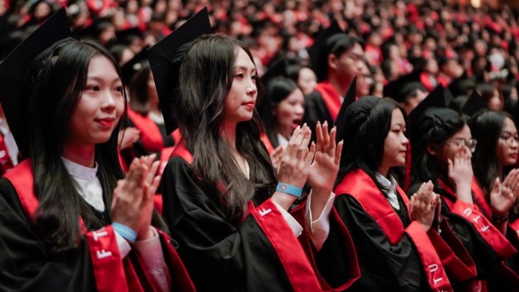 Bộ GD-ĐT yêu cầu không hạ chuẩn đào tạo để tăng tỷ lệ sinh viên giỏi, xuất sắc