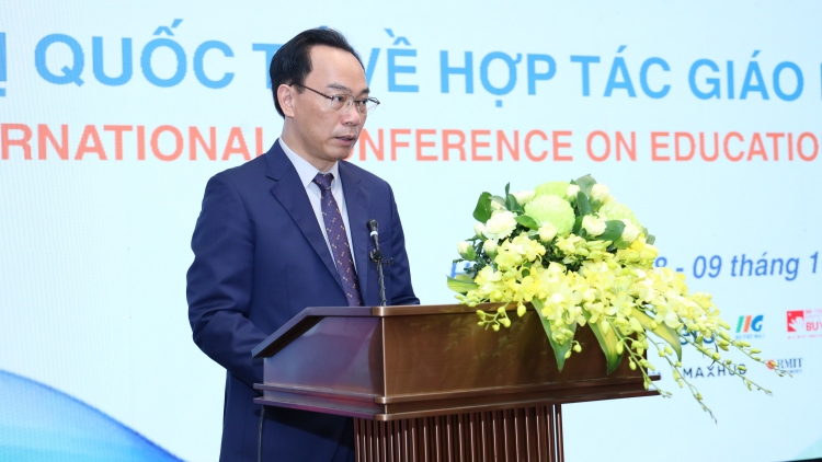 Bộ trưởng GD-ĐT: Cả hệ thống giáo dục phải chuyển đổi để từng bước làm chủ AI